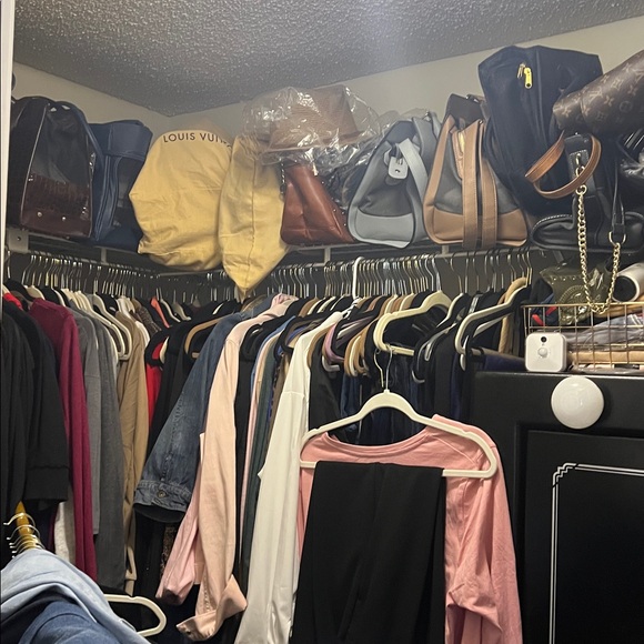 Box of great items Clothing Bundle - Picture 4 of 12